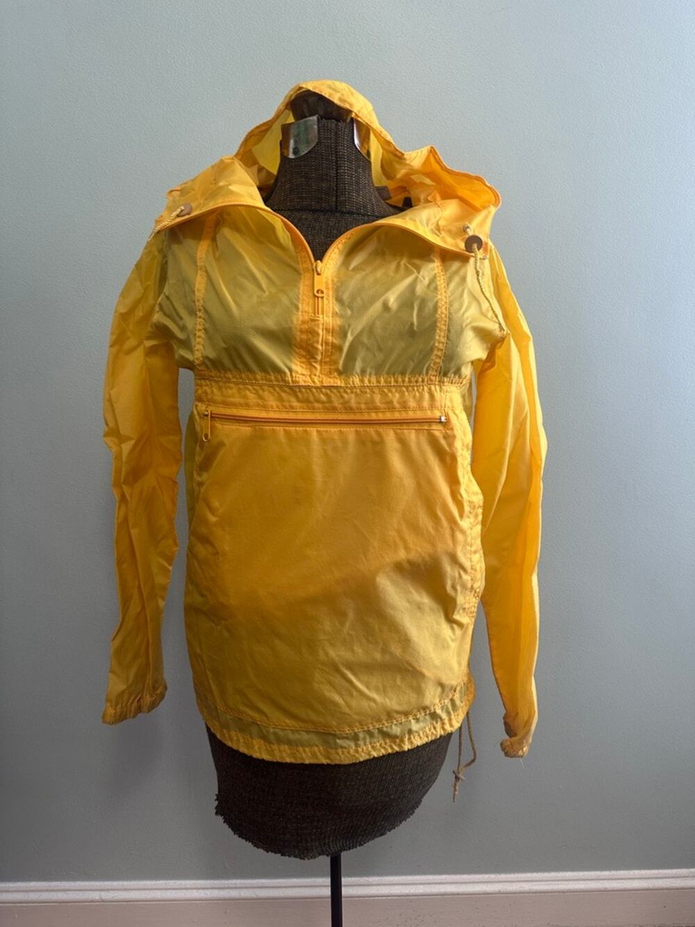 Vintage Lands End yellow windbreaker rain hooded jacket size XS